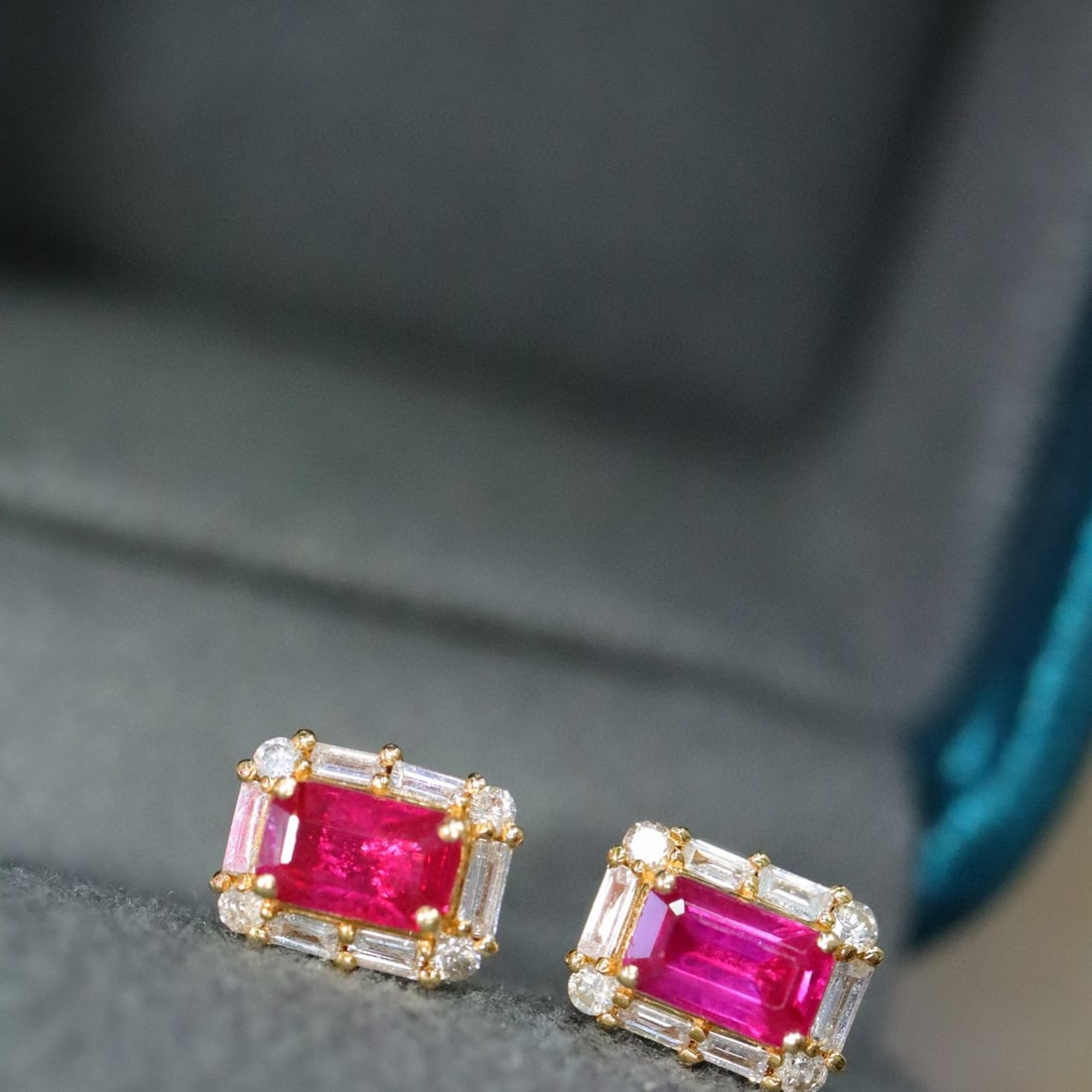 14k Gold 0.94 Ctw Natural Ruby & Diamond Earrings - 5
