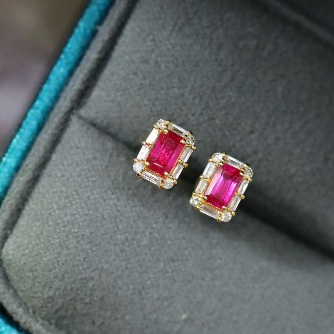 14k Gold 0.94 Ctw Natural Ruby & Diamond Earrings - 6