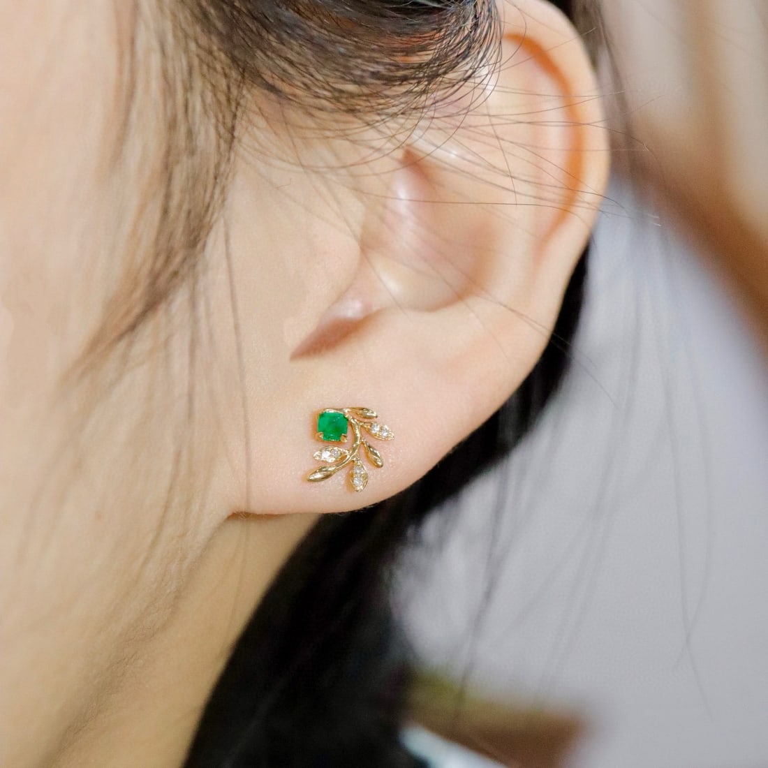14k Gold 0.39 Ctw Natural Emerald & Diamond Earrings - 2