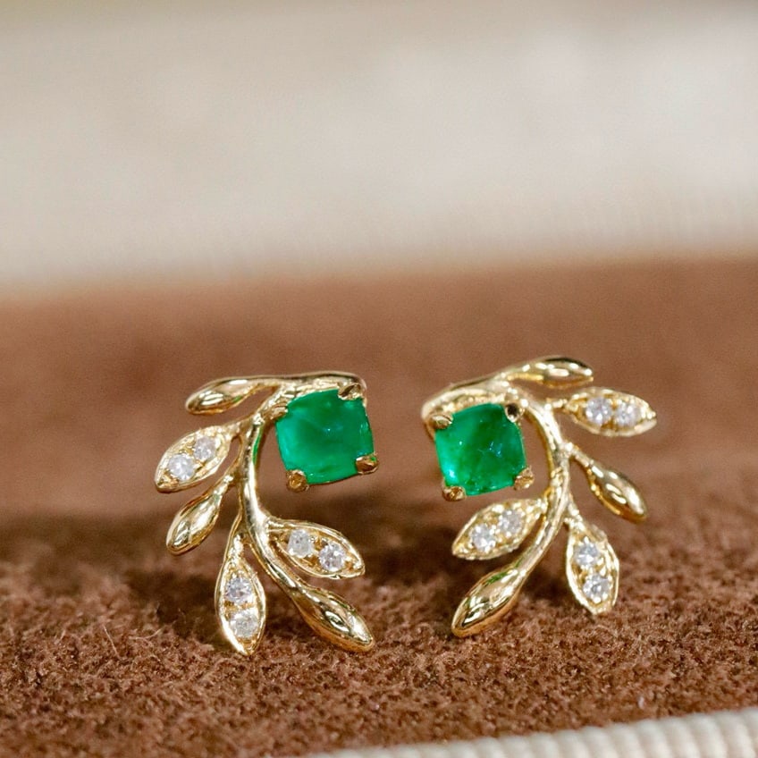 14k Gold 0.39 Ctw Natural Emerald & Diamond Earrings - 4
