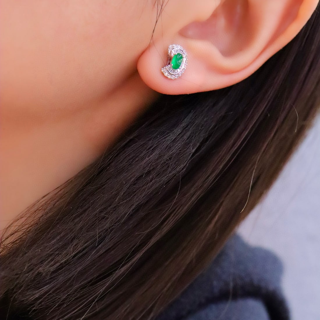 14k Gold 0.97 Ctw Natural Emerald & Diamond Earrings - 6