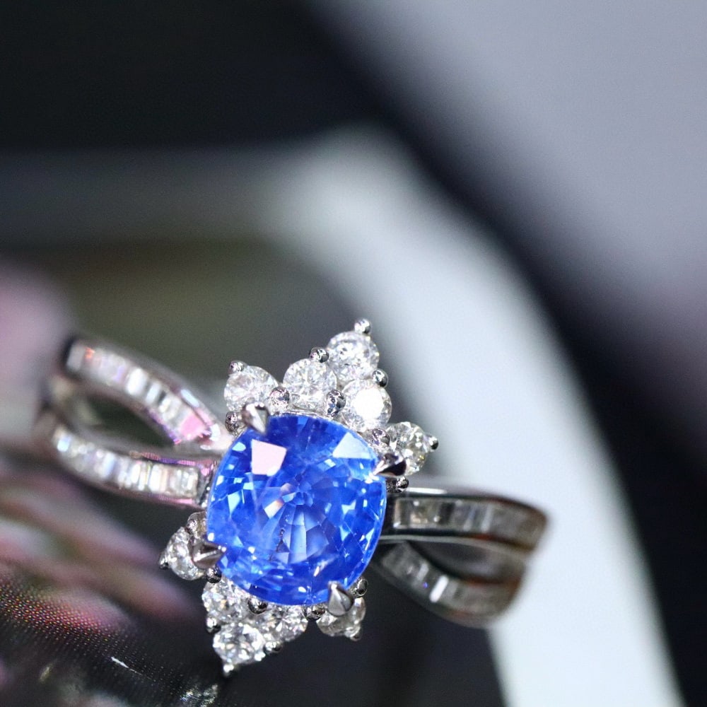 14k Gold 1.53 Ctw Natural Sapphire & Diamond Ring: Ref:230987236 // gold content:14k gold // ring size:7. 25us // // main gemstone:sapphire // shape:cushion // carat weight:1. 01ct // color:blue // treatment:natural // cut grade:g // // adjacent