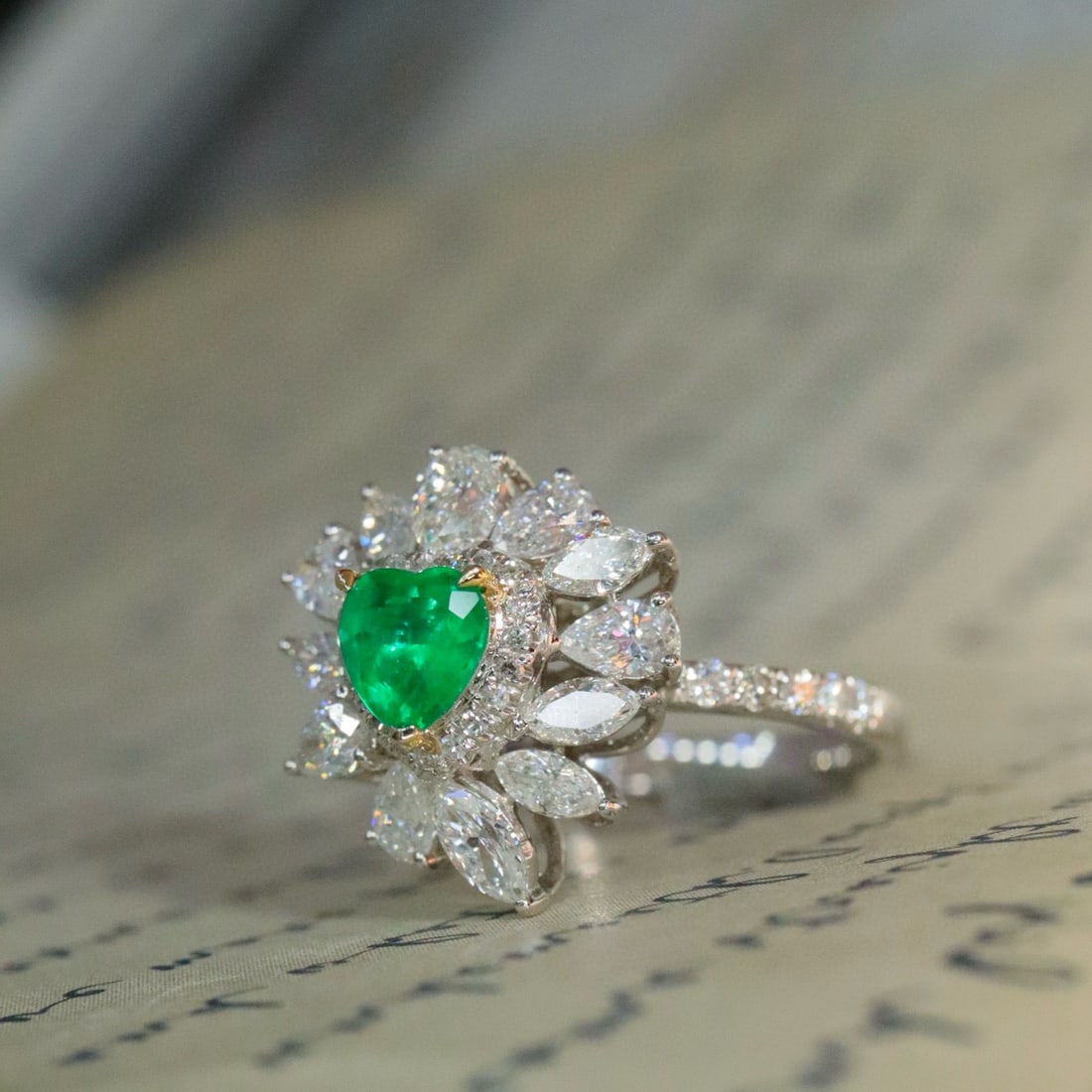 14k Gold 1.58 Ctw Natural Emerald & Diamond Ring - 5