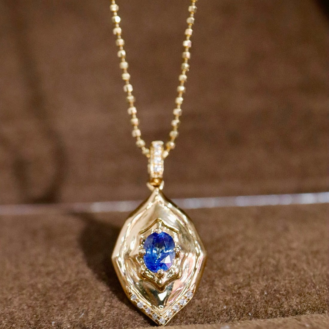 14k Gold 0.45 Ctw Natural Sapphire & Diamond Pendant( Without Chain ): Ref:230987238 // gold content:14k gold // main gemstone:sapphire // shape:oval // carat weight:0. 4ct // color:blue // treatment:natural // cut grade:g // // adjacent gemstone 2 : diamond //