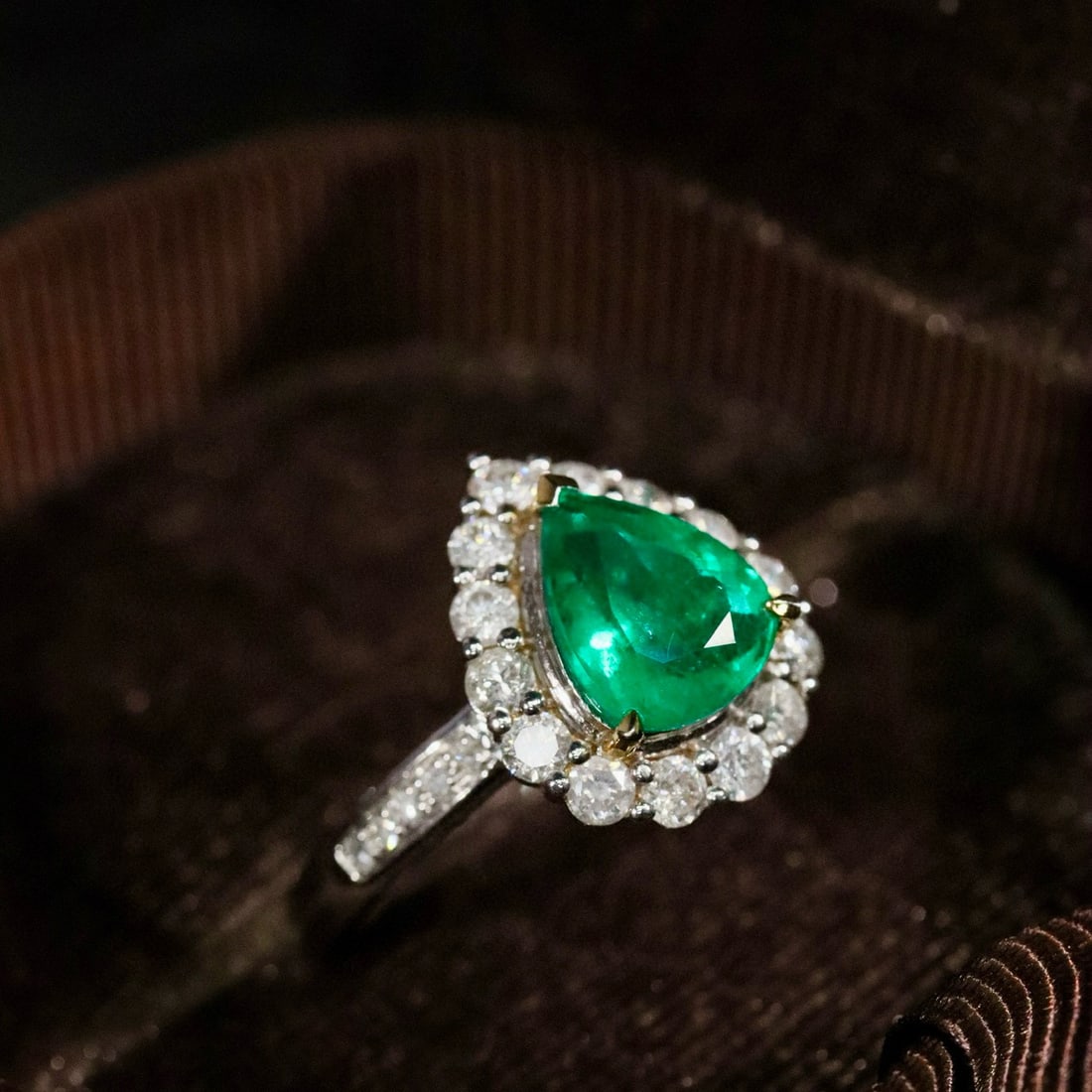 14k Gold 2.21 Ctw Natural Emerald & Diamond Ring - 2