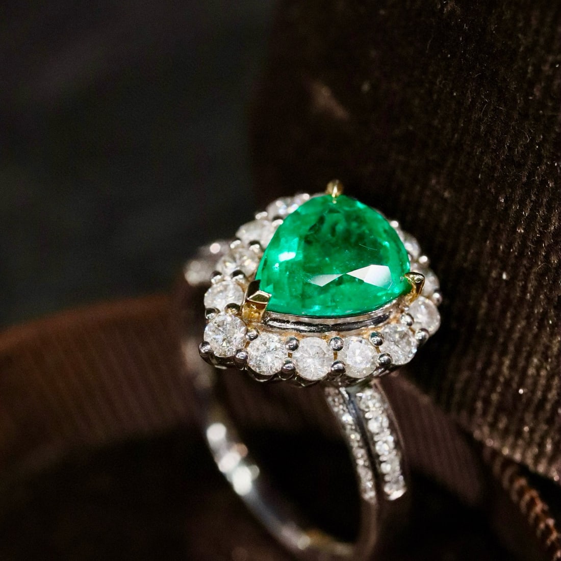 14k Gold 2.21 Ctw Natural Emerald & Diamond Ring - 4