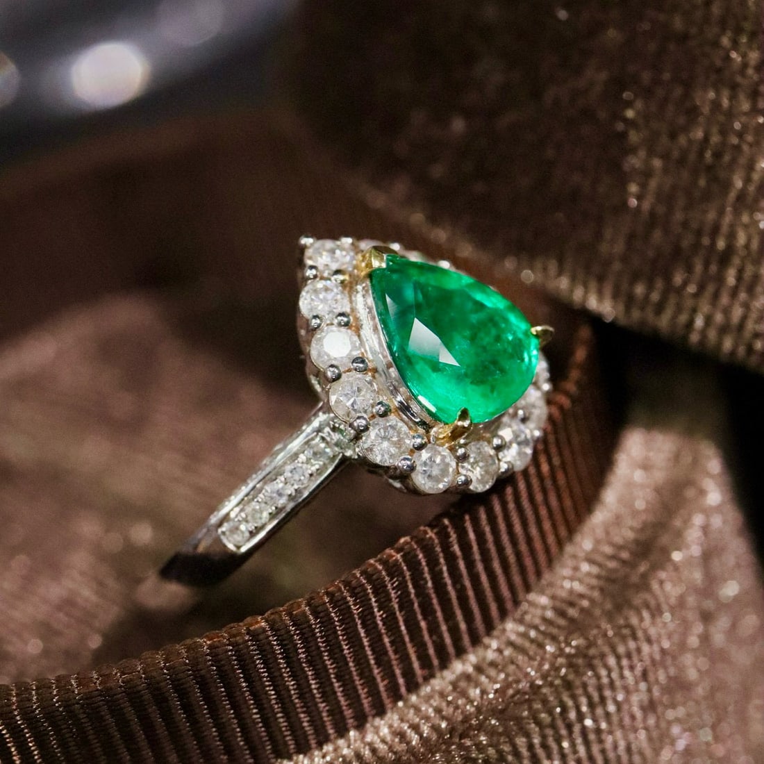 14k Gold 2.21 Ctw Natural Emerald & Diamond Ring - 5