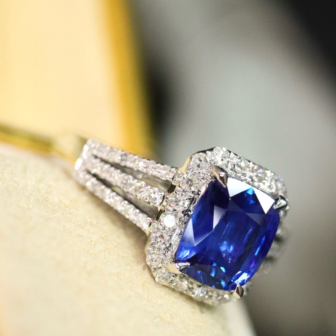 14k Gold 1.79 Ctw Natural Sapphire & Diamond Ring - 5