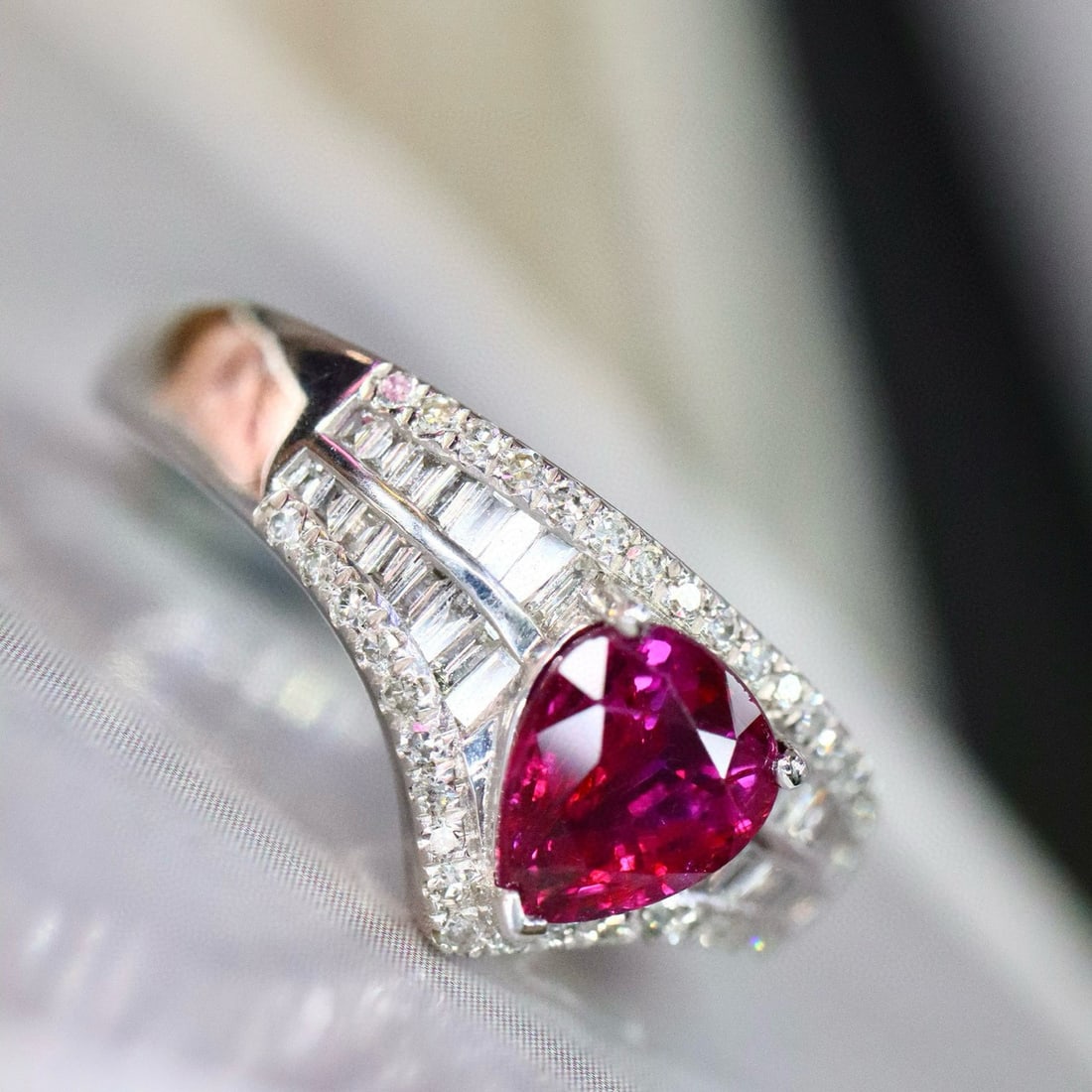 14k Gold 1.39 Ctw Natural Ruby & Diamond Ring - 3