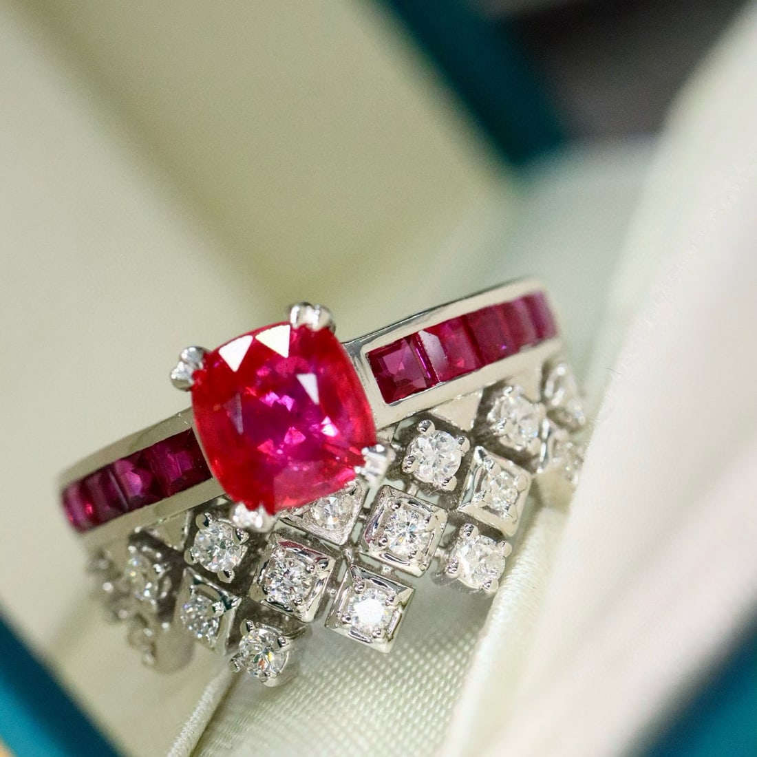 14k Gold 1.80 Ctw Natural H Diamond Ring: Ref:230987254 // gold content:14k gold // ring size:7. 25us // // main gemstone:diamond // shape:cushion // carat weight:1. 12ct // color:h // treatment:natural // cut grade:g // // adjacent gemstone 
