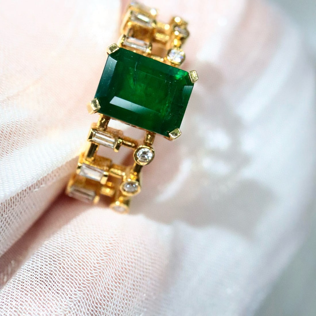 14k Gold 1.66 Ctw Natural Emerald & Diamond Ring - 3