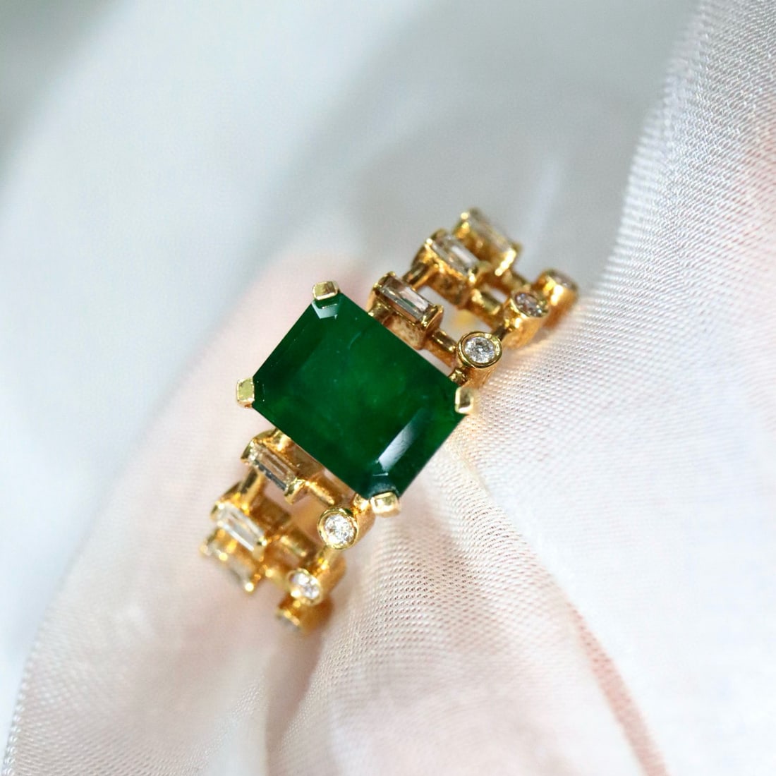 14k Gold 1.66 Ctw Natural Emerald & Diamond Ring - 5