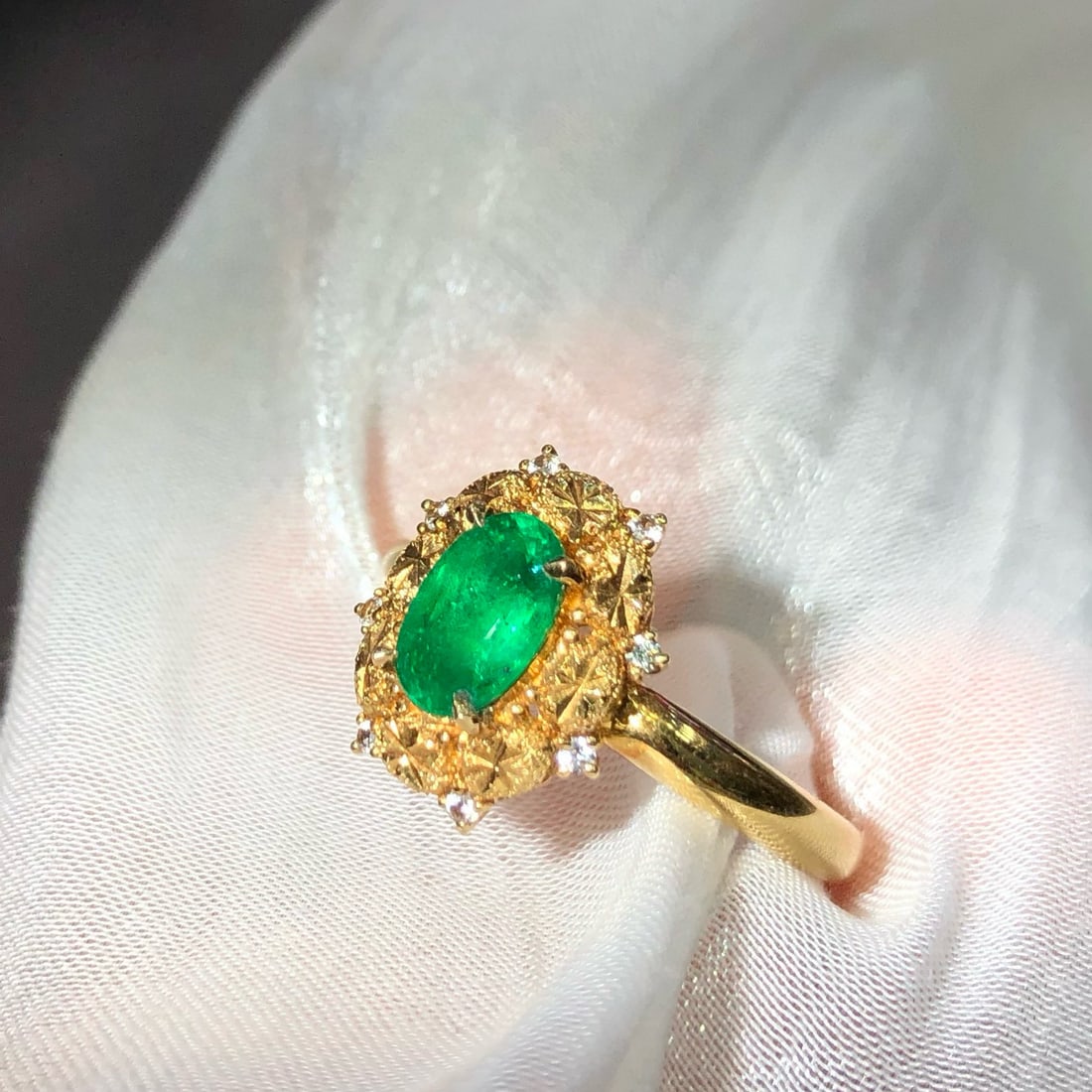 14k Gold 0.68 Ctw Natural Emerald & Diamond Ring: Ref:230987256 // gold content:14k gold // ring size:7. 25us // // main gemstone:emerald // shape:oval // carat weight:0. 61ct // color:green // treatment:natural // cut grade:g // // adjacent