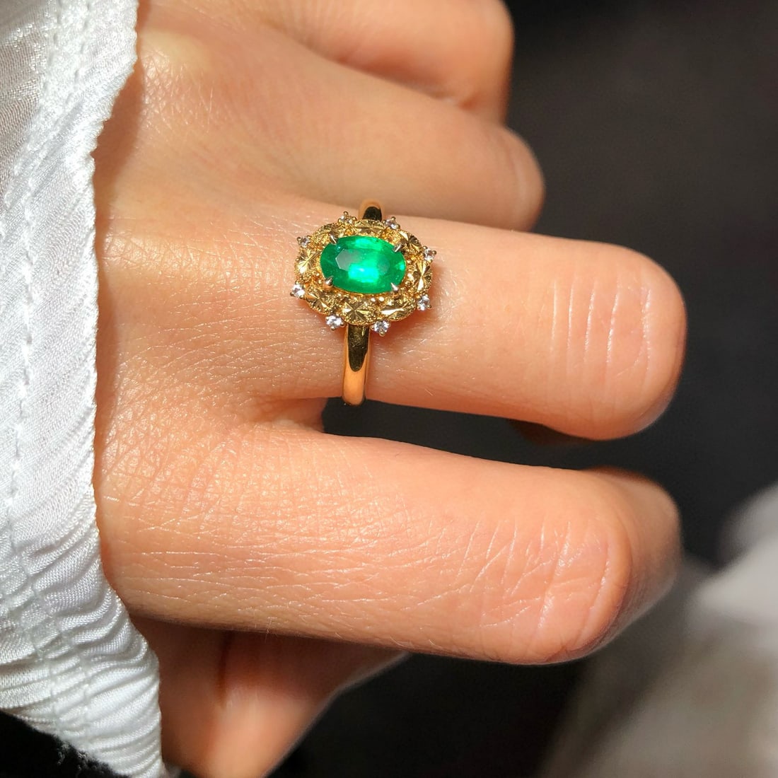 14k Gold 0.68 Ctw Natural Emerald & Diamond Ring - 3