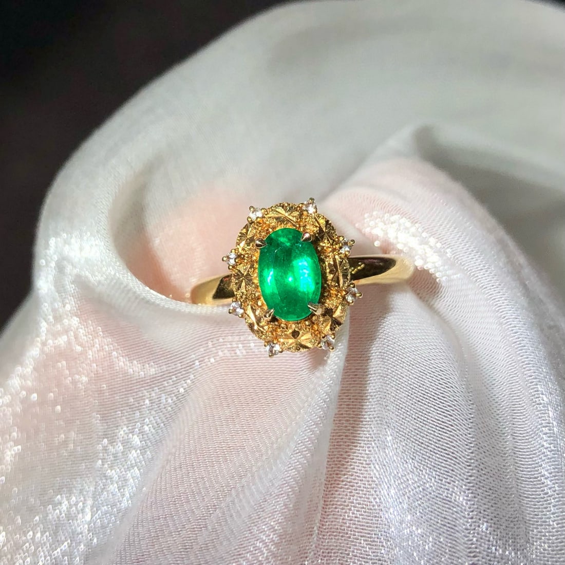 14k Gold 0.68 Ctw Natural Emerald & Diamond Ring - 5