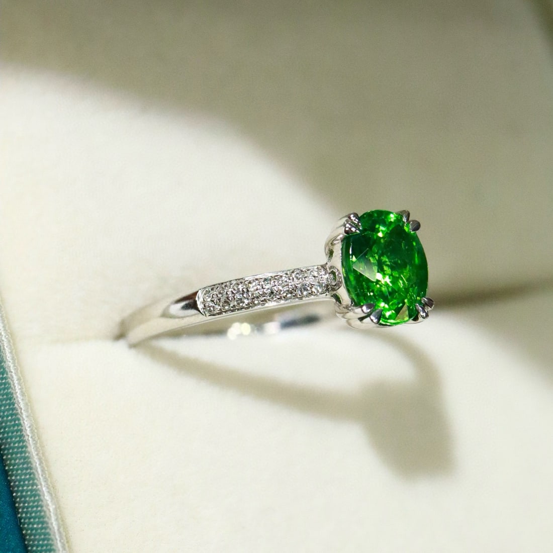 14k Gold 1.24 Ctw Natural Tsavorite & Diamond Ring - 4