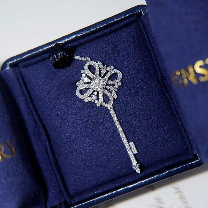 14k Gold 0.73 Ct Natural H Diamond Pendant( Without Chain ): Ref:230988034 // gold content:14k gold // main gemstone:diamond // shape:round // carat weight:0. 73ct // clarity grade:vs-si // color:h // treatment:natural // cut grade:g // Condition: New Low
