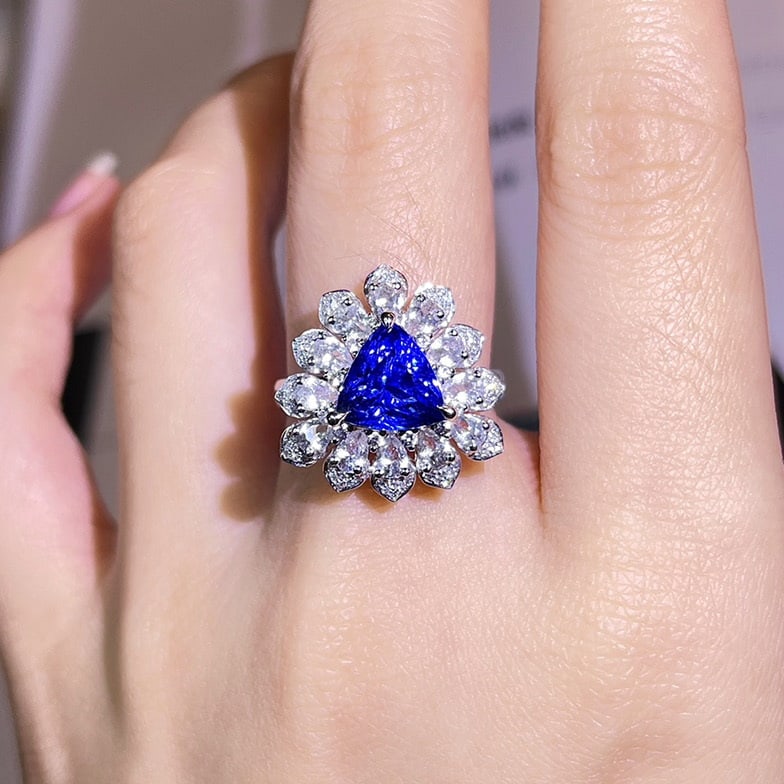 14k Gold 3.28 Ctw Natural Tanzanite & Diamond Ring - 5