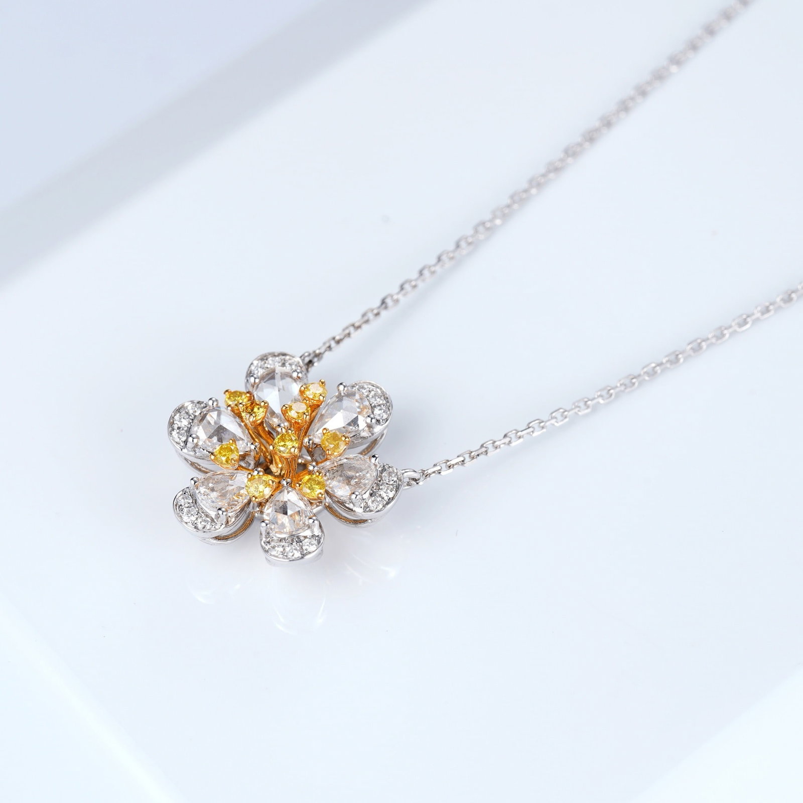 14k Gold 0.6 Ct Natural Color Diamond Necklace - 2