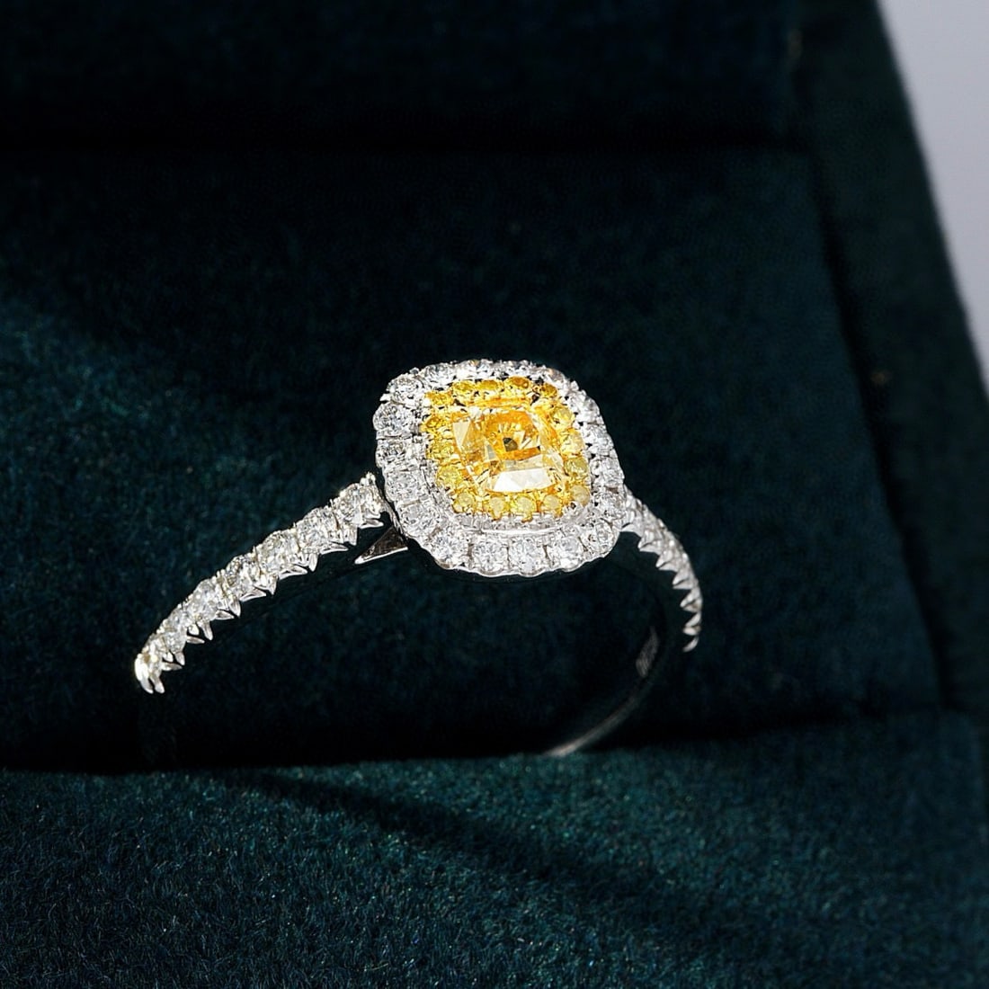 14k Gold 0.72 Ctw Natural Yellow Diamond & Diamond Ring - 2