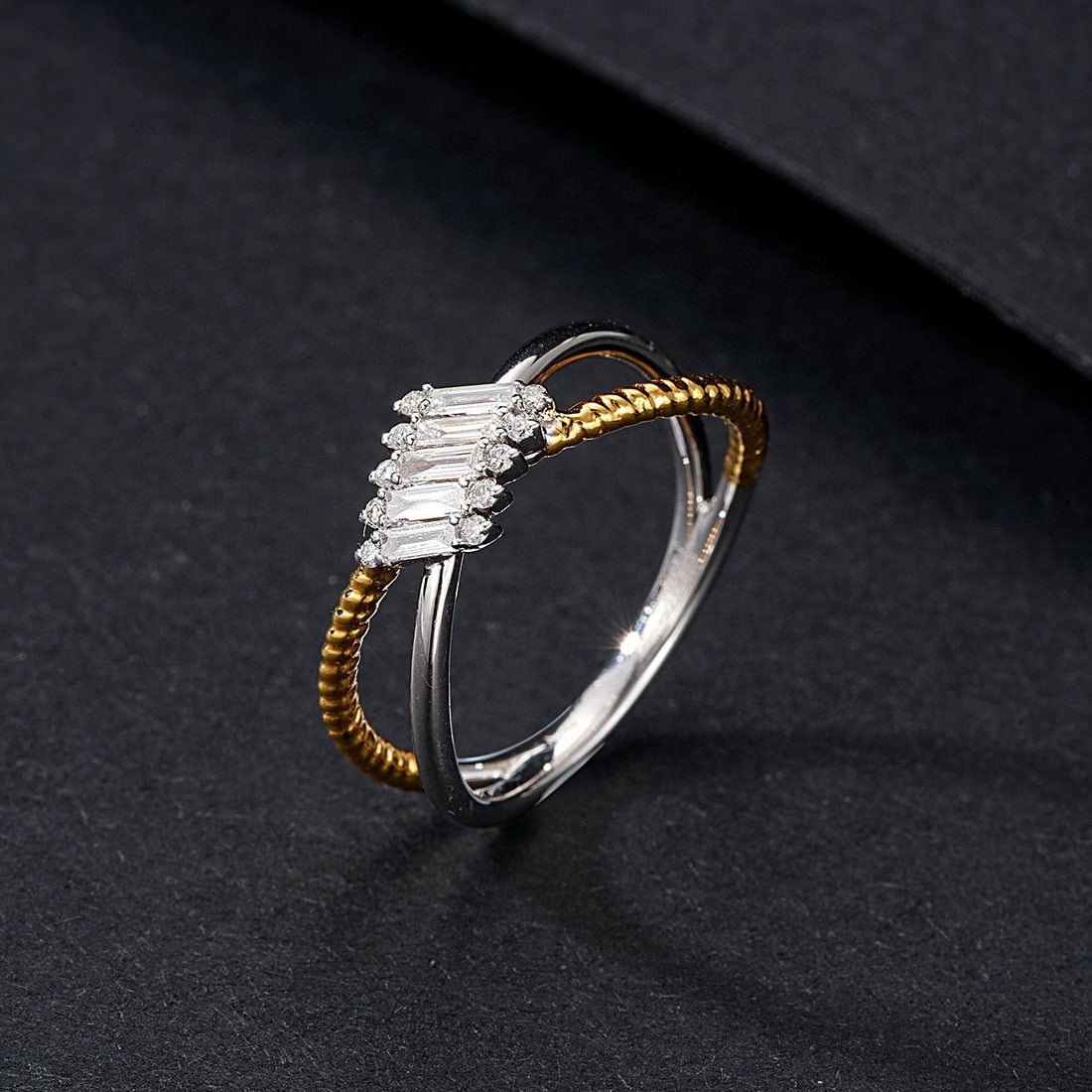 14k Gold 0.22 Ctw Natural H Diamond Ring: Ref:230988081 // gold content:14k gold // ring size:7. 25us // // main gemstone:diamond // shape:baguette // carat weight:0. 16ct // clarity grade:vs-si // color:h // treatment:natural // // adjacent