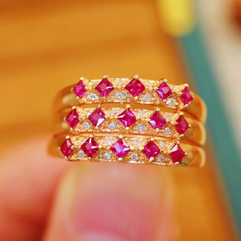 14k Gold 0.57 Ctw Natural Ruby & Diamond Ring: Ref:230988091 // gold content:14k gold // ring size:7. 25us // // main gemstone:ruby // shape:princess // carat weight:0. 45ct // color:red // treatment:natural // // adjacent gemstone 2 : diamond // 