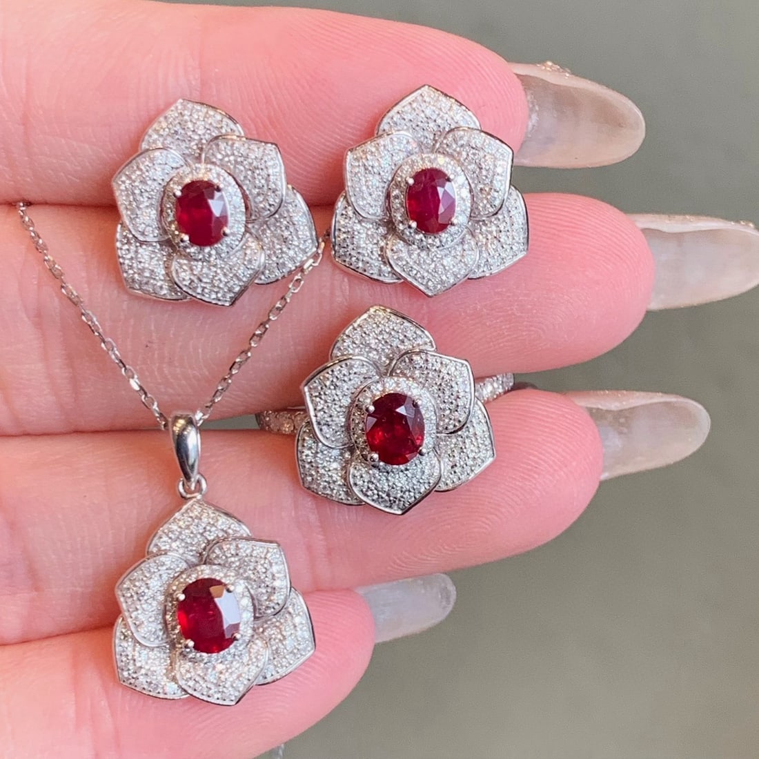 14k Gold 3.12 Ctw Natural Ruby & Diamond Jewelry Set - 5