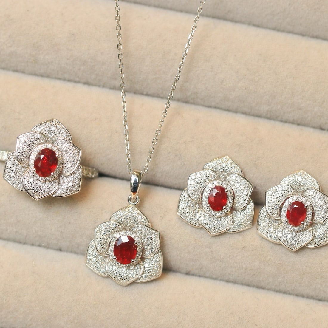 14k Gold 3.12 Ctw Natural Ruby & Diamond Jewelry Set - 9