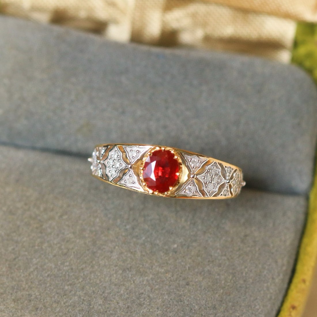 14k Gold 0.66 Ctw Natural Ruby & Diamond Ring - 5