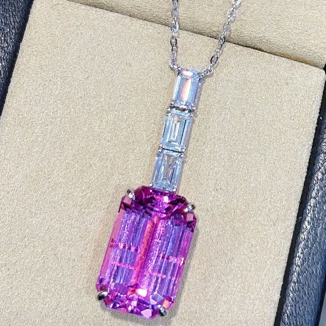 14k Gold 18.43 Ctw Natural Kunzite & Sapphire Necklace - 2
