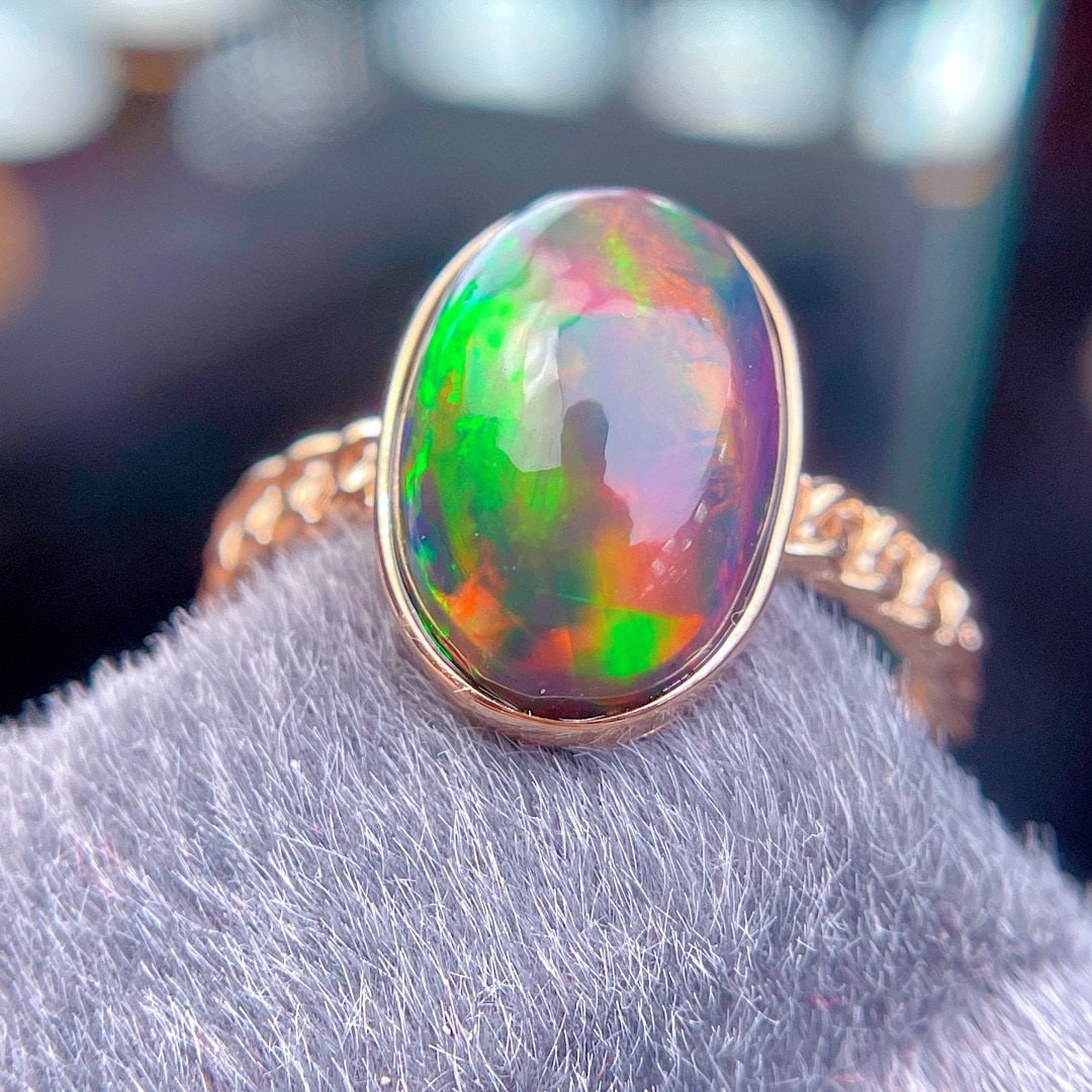 14k Gold 3.7 Ct Natural Opal Ring - 3