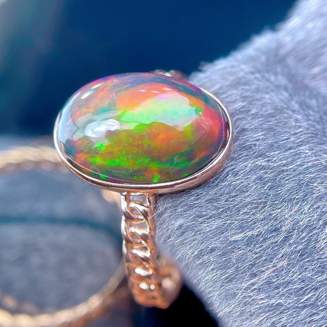 14k Gold 3.7 Ct Natural Opal Ring - 4