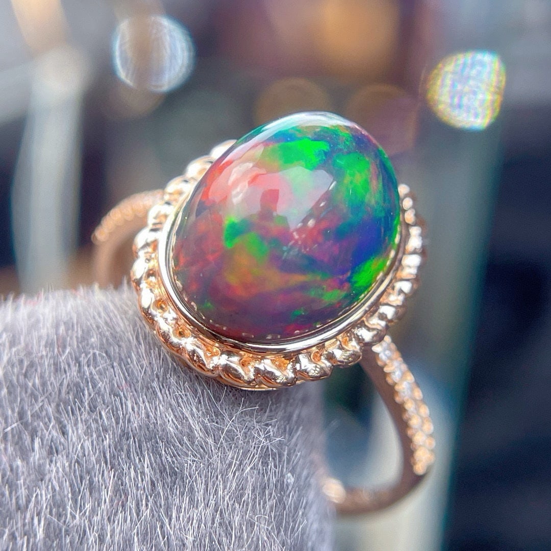 14k Gold 3.9 Ct Natural Opal & Diamond Ring - 5