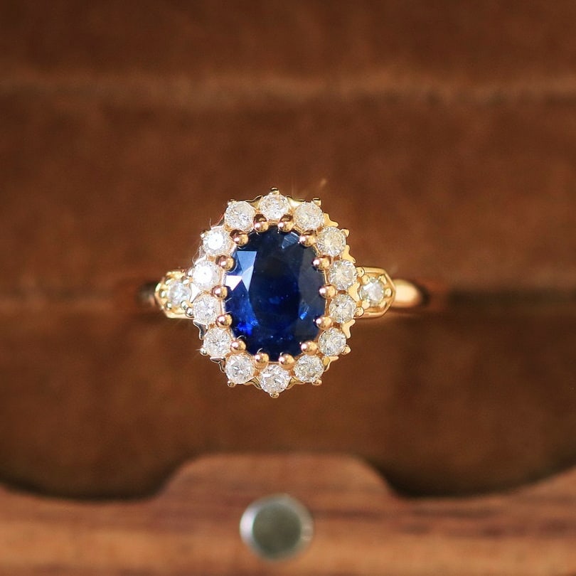 14k Gold 2.05 Ctw Natural Sapphire & Diamond Ring: Ref:230988119 // gold content:14k gold // ring size:7. 25us // // main gemstone:sapphire // shape:oval // carat weight:1. 65ct // color:royal blue // treatment:natural // // adjacent gemstone 2 :
