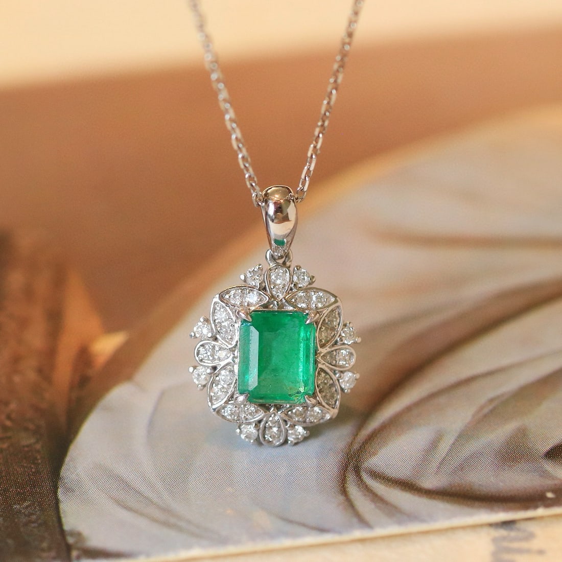 14k Gold 1.04 Ctw Natural Emerald & Diamond Pendant( Without Chain ) - 6