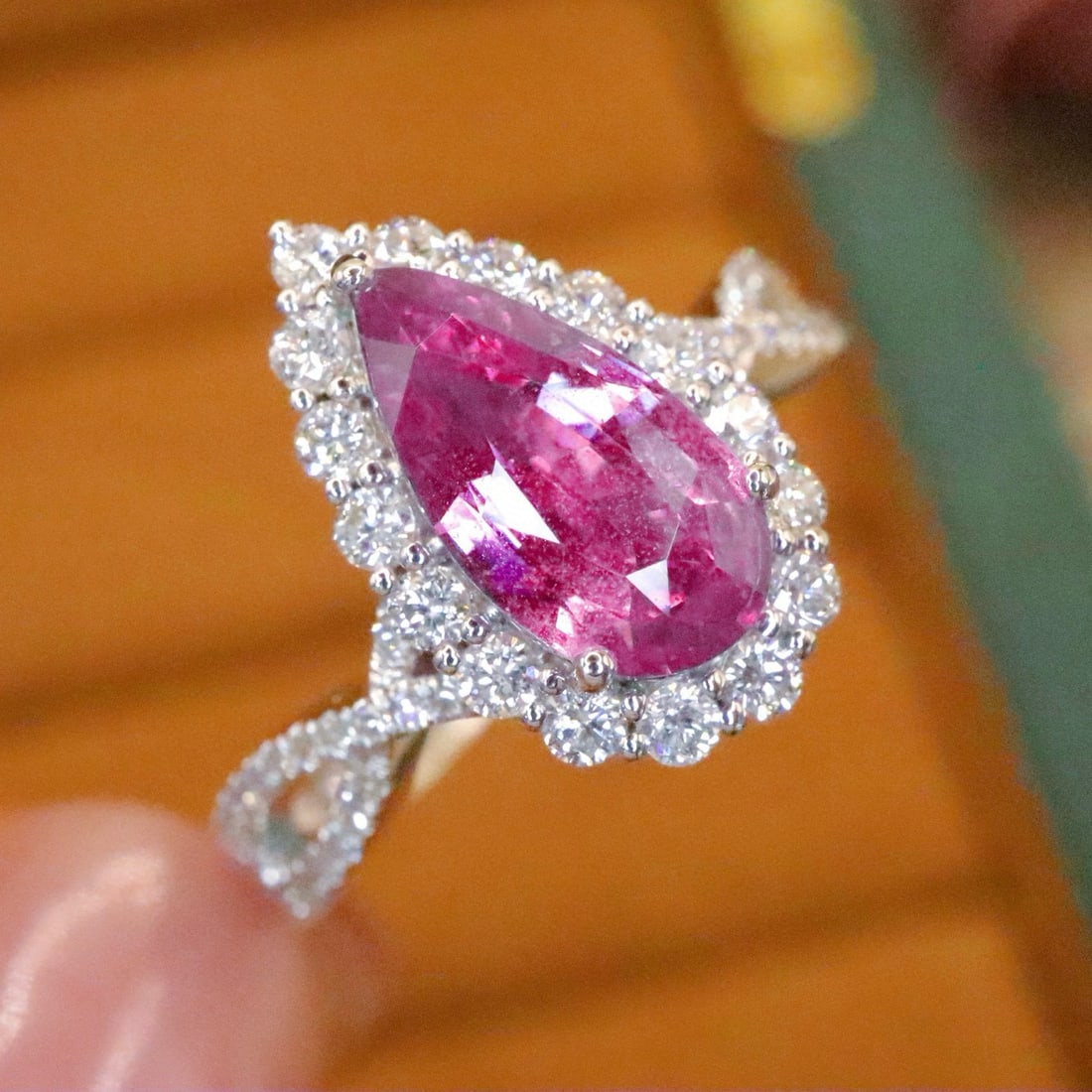 14k Gold 1.98 Ctw Natural Padparadscha Sapphire & Diamond Ring - 2
