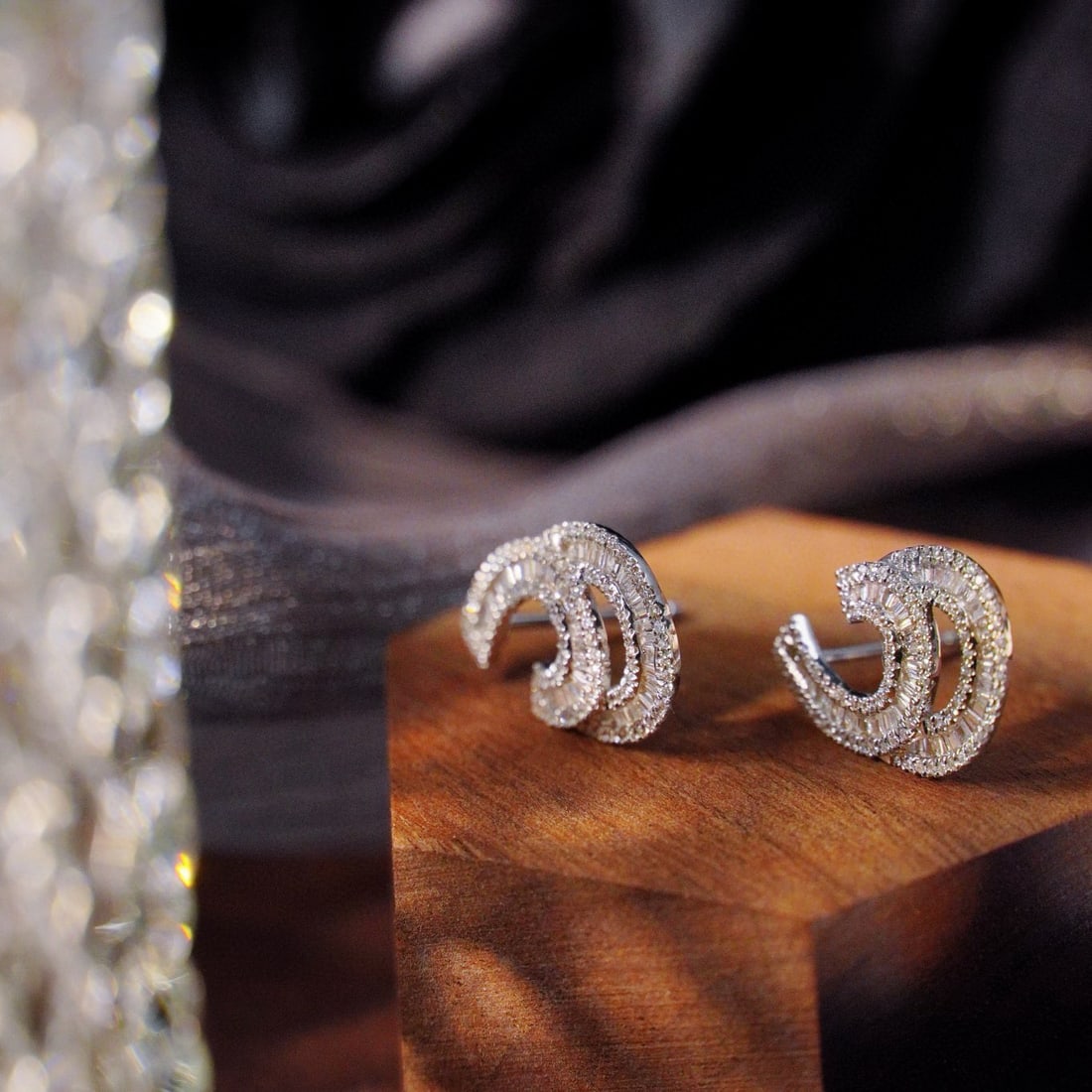 14k Gold 0.8 Ct Natural H Diamond Earrings - 2