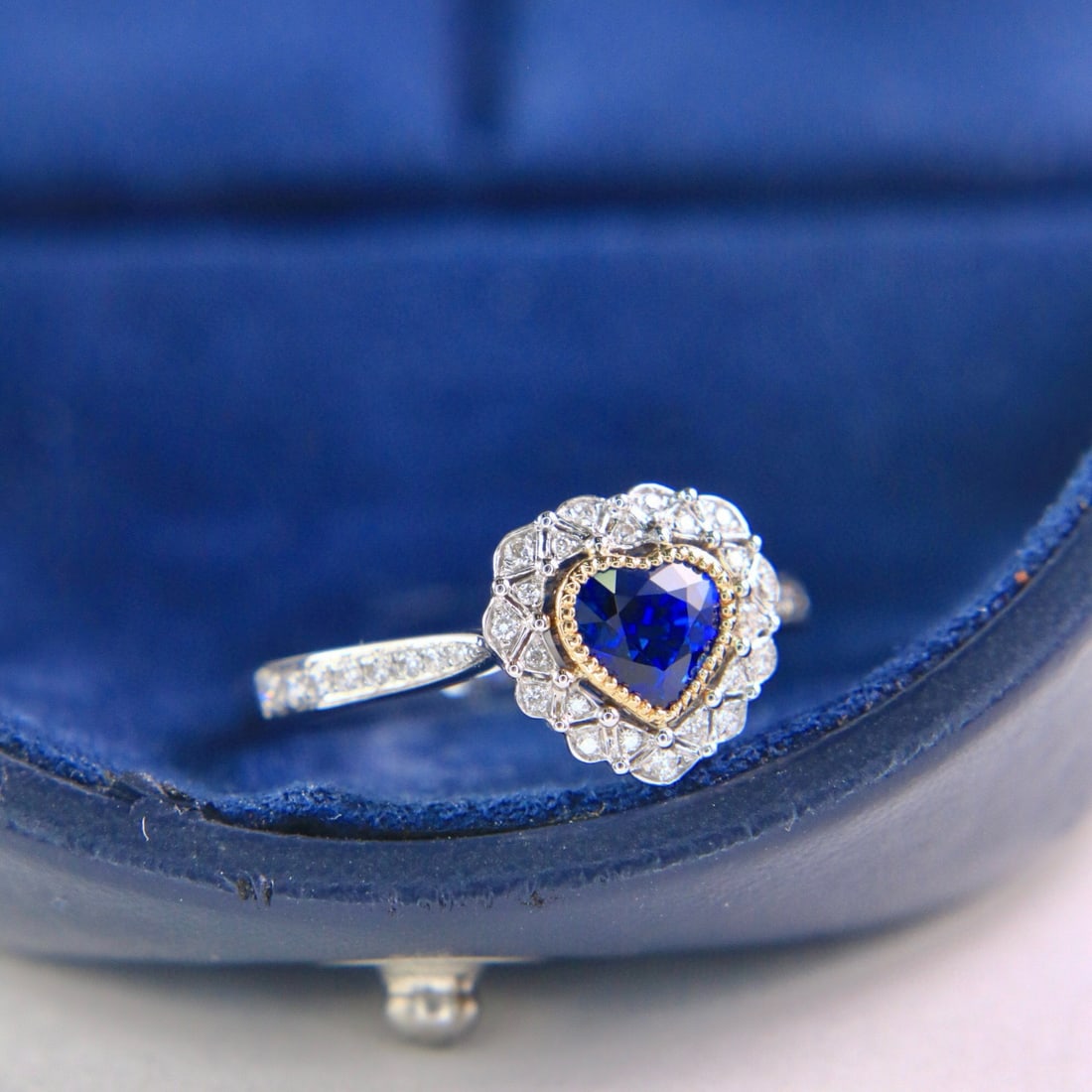 14k Gold 0.99 Ctw Natural Sapphire & Diamond Ring - 3