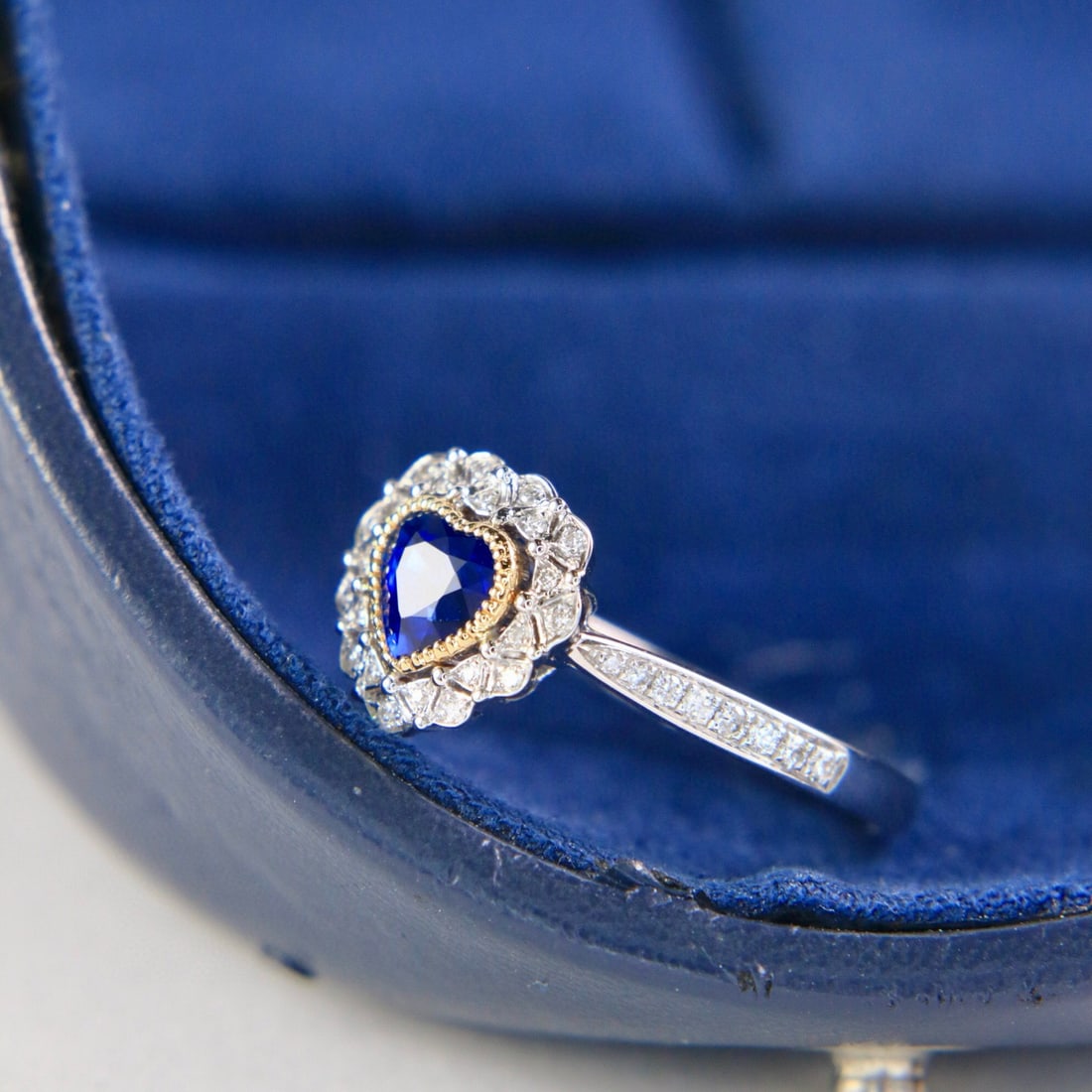 14k Gold 0.99 Ctw Natural Sapphire & Diamond Ring - 4