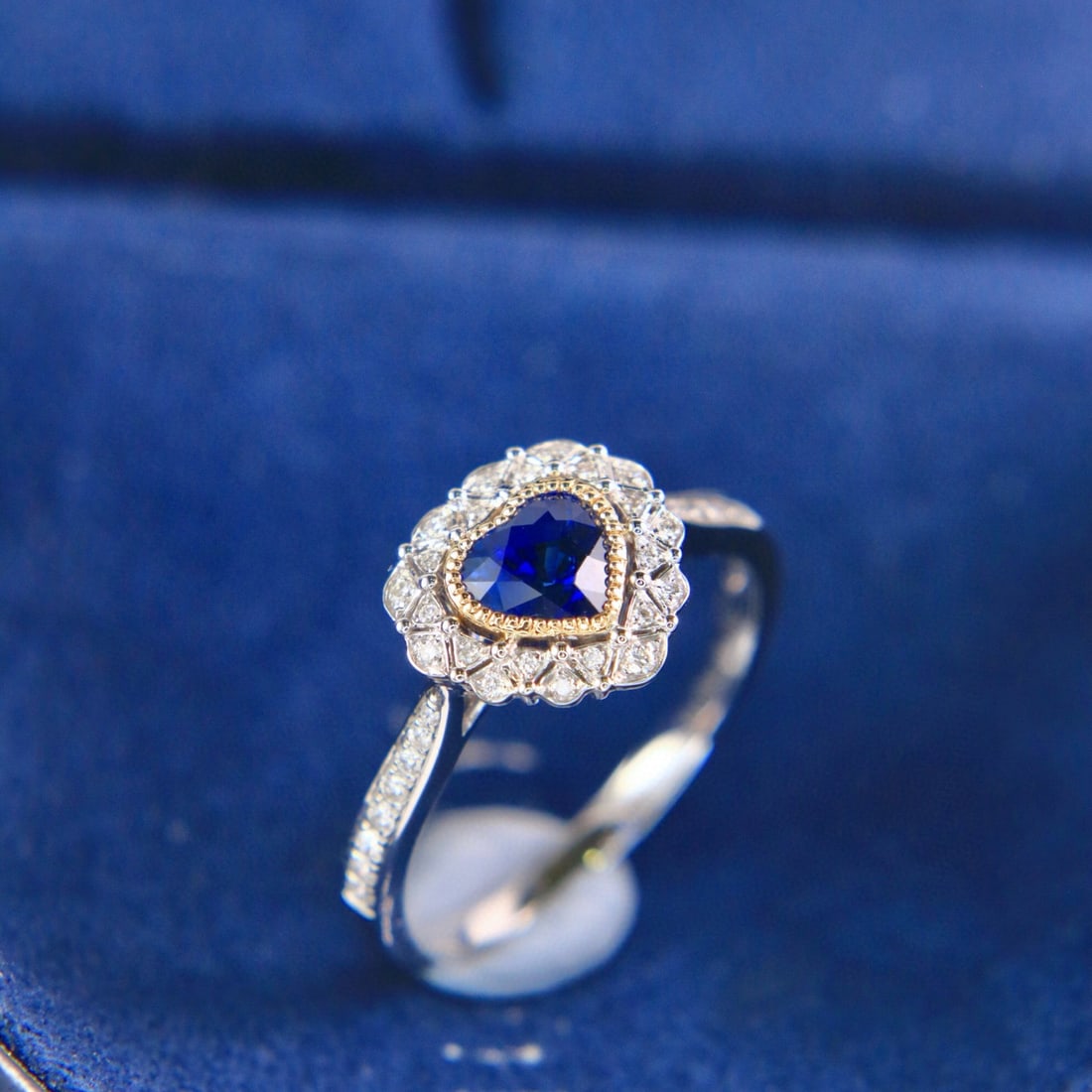 14k Gold 0.99 Ctw Natural Sapphire & Diamond Ring - 5