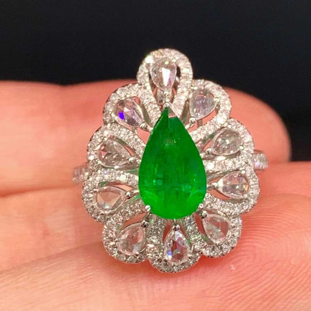 14k Gold 2.53 Ctw Vivid Green Natural Emerald & Diamond Ring/pendant( Without Chain ): Ref:230988146 // gold content:14k gold // ring size:7. 25us // // main gemstone:emerald // shape:pear // carat weight:1. 55ct // color:vivid green // treatment:natural // // adjacent gemstone 2 : diam