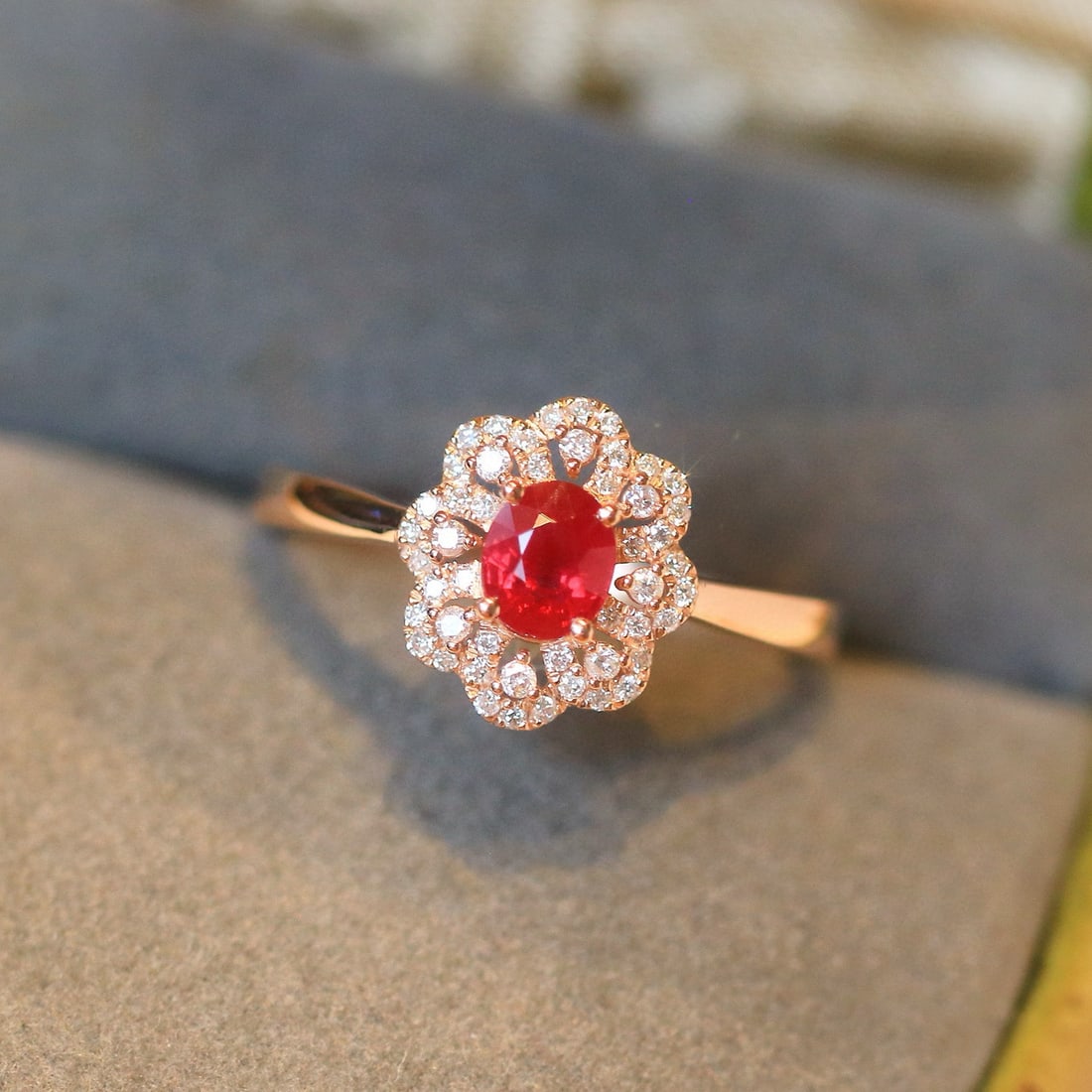 14k Gold 0.83 Ctw Natural Ruby & Diamond Ring - 5