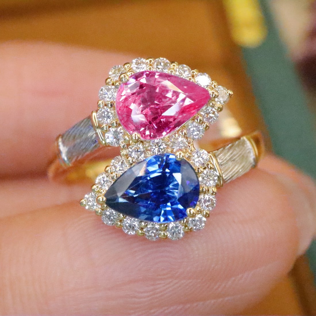 14k Gold 2.21 Ctw Natural Sapphire & Diamond Ring: Ref:230988156 // gold content:14k gold // ring size:7. 25us // // main gemstone:sapphire // shape:marquise // carat weight:1. 84ct // color:color // treatment:natural // // adjacent gemstone 2 :