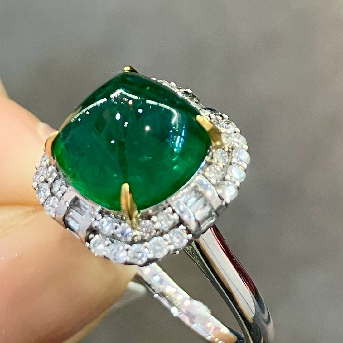 14k Gold 5.04 Ctw Vivid Green Natural Emerald & Diamond Ring/pendant( Without Chain ) - 4