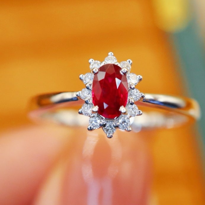 14k Gold 0.45 Ctw Vivid Red Natural Ruby & Diamond Ring: Ref:230988169 // gold content:14k gold // ring size:7. 25us // // main gemstone:ruby // shape:oval // carat weight:0. 33ct // color:vivid red // treatment:natural // // adjacent gemstone 2 : diamond