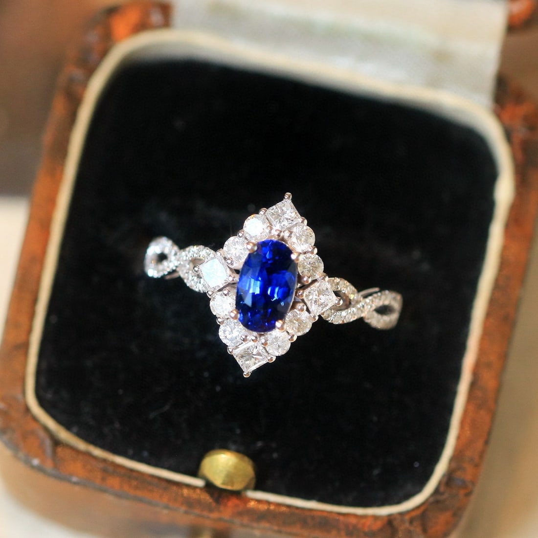 14k Gold 1.66 Ctw Natural Sapphire & Diamond Ring: Ref:230988170 // gold content:14k gold // ring size:7. 25us // // main gemstone:sapphire // shape:oval // carat weight:1ct // color:royal blue // treatment:natural // // adjacent gemstone 2 : diamond