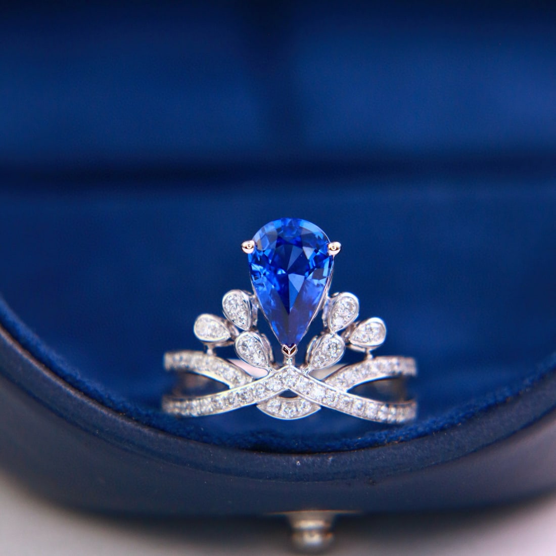 14k Gold 2.00 Ctw Vivid Blue Natural Sapphire & Diamond Ring: Ref:230988172 // gold content:14k gold // ring size:7. 25us // // main gemstone:sapphire // shape:pear // carat weight:1. 68ct // color:vivid blue // treatment:natural // // adjacent gemstone 2 : diam