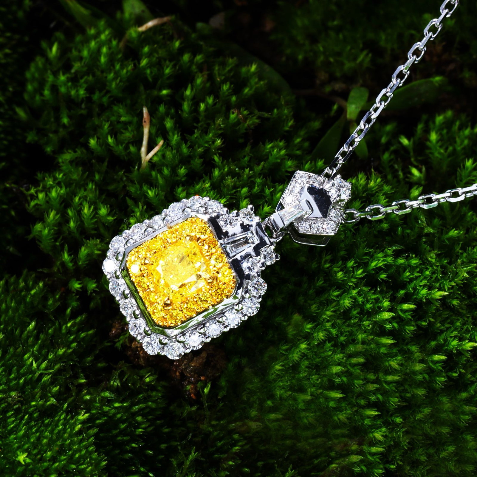 14k Gold 0.81 Ctw Natural Yellow Diamond & Diamond Pendant( Without Chain ) - 3