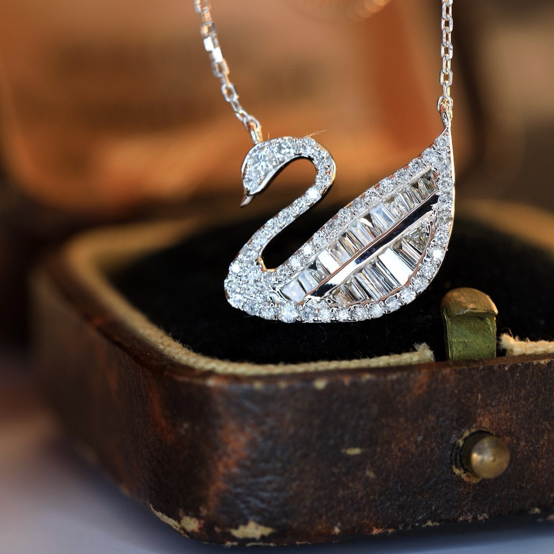 14k Gold 0.5 Ct Natural H Diamond Necklace: Ref:230988186 // gold content:14k gold // main gemstone:diamond // shape:multiply // carat weight:0. 5ct // clarity grade:vs-si // color:h // treatment:natural // High Estimate: 3100 Low Estimate: