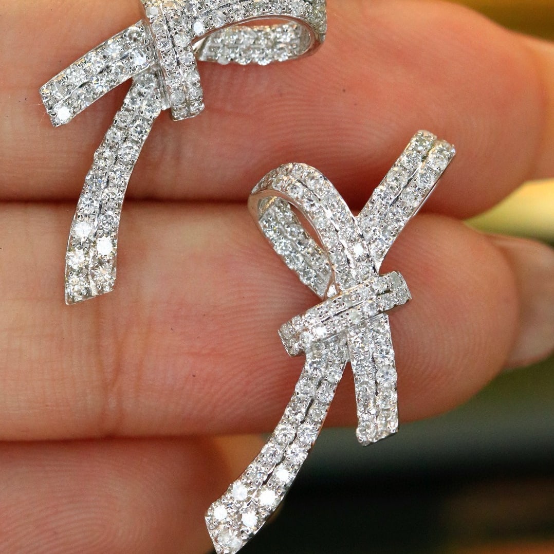 14k Gold 0.86 Ct Natural H Diamond Earrings: Ref:230988187 // gold content:14k gold // main gemstone:diamond // shape:round // carat weight:0. 86ct // clarity grade:vs-si // color:h // treatment:natural // cut grade:g // Condition: New Low